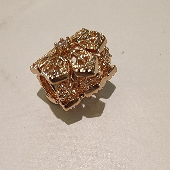 Pandora Festive Snowflake Charm - Picture 4 of 10